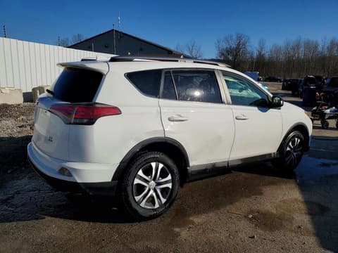2017 Toyota RAV4, VIN JTMBFREV1HJ138572. Фото 3 з 6 з аукціону Copart. Каталог авто зі США OpenDataCar.