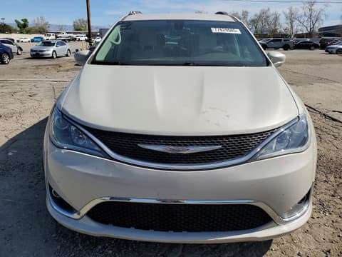 2017 Chrysler Pacifica, VIN 2C4RC1EGXHR622567. Фото 5 из 6 с аукциона Copart. Каталог авто из США OpenDataCar.