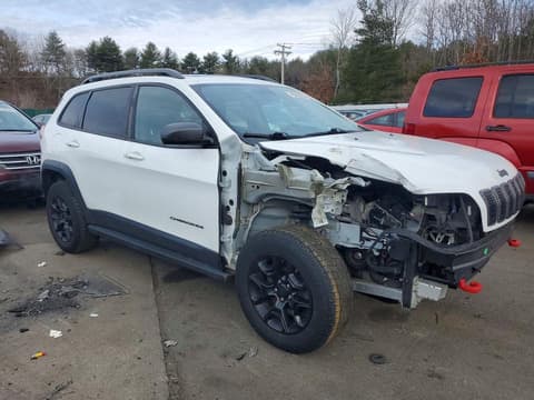 2019 Jeep Cherokee, VIN 1C4PJMBX8KD122291. Фото 4 з 6 з аукціону Copart. Каталог авто зі США OpenDataCar.