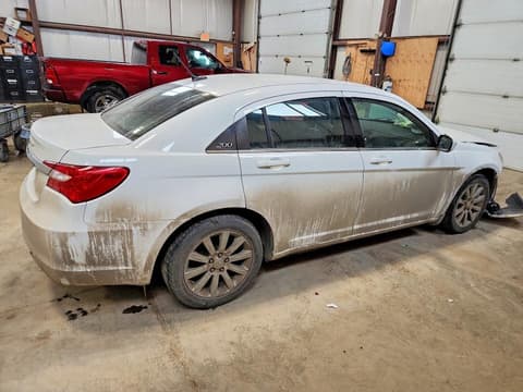 2013 Chrysler 200, VIN 1C3CCBBB2DN500429. Фото 3 з 6 з аукціону Copart. Каталог авто зі США OpenDataCar.