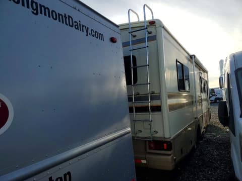 1998 Chevrolet P30, VIN 1GBLP37J8W3317206. Фото 4 з 6 з аукціону Copart. Каталог авто зі США OpenDataCar.