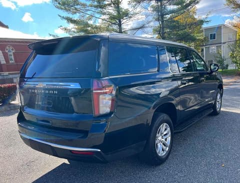 2021 Chevrolet Suburban, VIN 1GNSKBKD5MR163590. Фото 4 з 6 з аукціону Copart. Каталог авто зі США OpenDataCar.