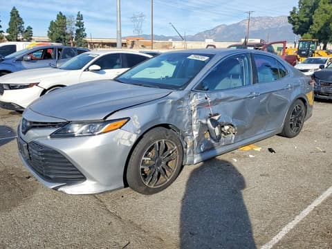 2018 Toyota Camry, VIN 4T1B31HK8JU004749. Фото 1 з 6 з аукціону Copart. Каталог авто зі США OpenDataCar.