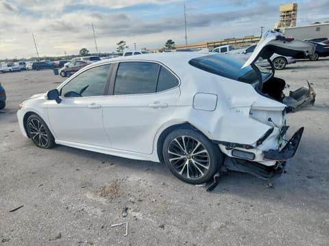 2020 Toyota Camry, VIN 4T1G11AKXLU981495. Фото 2 з 6 з аукціону Copart. Каталог авто зі США OpenDataCar.