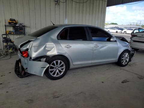 2010 Volkswagen Jetta, VIN 3VWRX7AJ9AM105098. Фото 3 з 6 з аукціону Copart. Каталог авто зі США OpenDataCar.