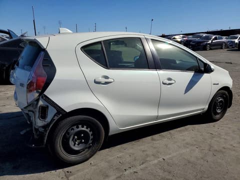 2015 Toyota Prius C, VIN JTDKDTB38F1092550. Фото 3 з 6 з аукціону Copart. Каталог авто зі США OpenDataCar.