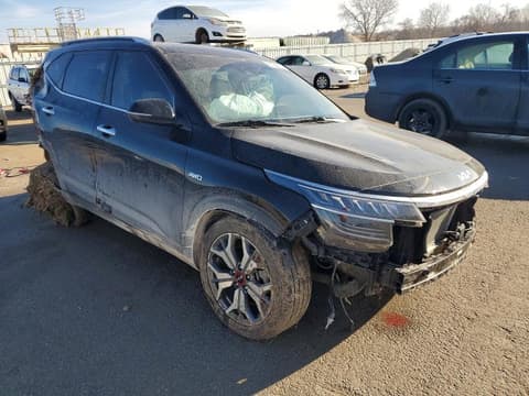 2023 Kia Seltos, VIN KNDETCA29P7456966. Фото 4 з 6 з аукціону Copart. Каталог авто зі США OpenDataCar.