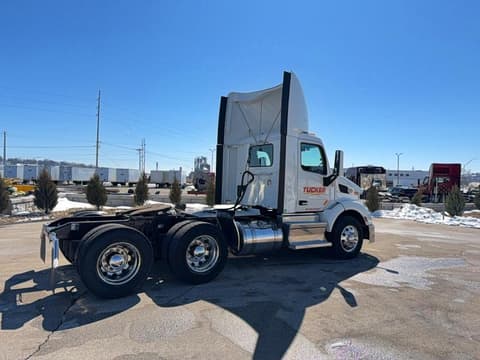 2022 Peterbilt 579, VIN 1XPBAK9X4ND758777. Photo 4 of 6 from Copart auction. OpenDataCar US salvage catalog.
