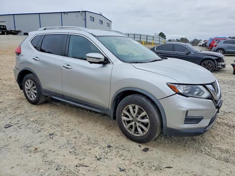 2017 Nissan Rogue, VIN JN8AT2MV4HW283822. Фото 4 з 6 з аукціону Copart. Каталог авто зі США OpenDataCar.