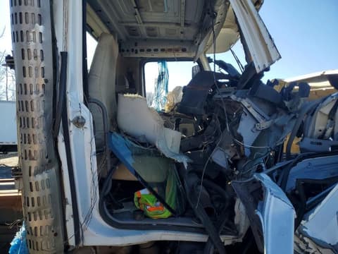 2004 Volvo VHD, VIN 4V5KC9GF54N361022. Фото 5 з 6 з аукціону Copart. Каталог авто зі США OpenDataCar.