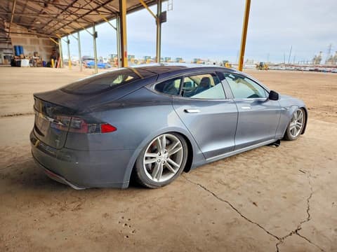 2013 Tesla Model S, VIN 5YJSA1AG7DFP13525. Фото 3 з 6 з аукціону Copart. Каталог авто зі США OpenDataCar.