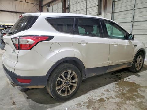 2017 Ford Escape, VIN 1FMCU0GD2HUB78129. Фото 3 з 6 з аукціону Copart. Каталог авто зі США OpenDataCar.