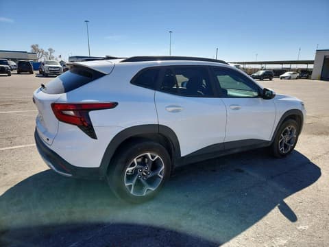 2025 Chevrolet Trax, VIN KL77LHEP4SC153988. Фото 3 з 6 з аукціону Copart. Каталог авто зі США OpenDataCar.