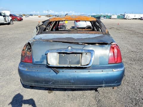 2001 Lincoln Town Car, VIN 1LNHM81W11Y625613. Фото 6 з 6 з аукціону Copart. Каталог авто зі США OpenDataCar.