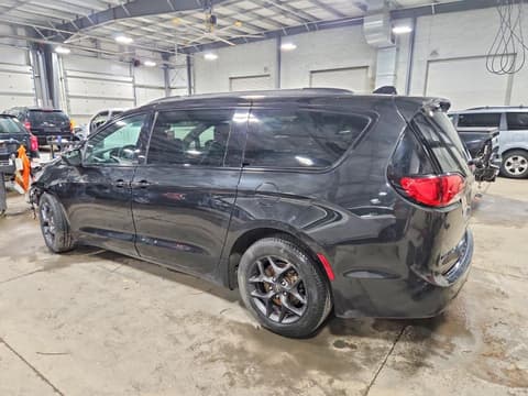 2019 Chrysler Pacifica, VIN 2C4RC1EG3KR653067. Фото 2 з 6 з аукціону Copart. Каталог авто зі США OpenDataCar.