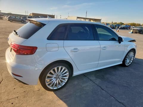 2017 Audi A3 e-tron, VIN WAUUPBFF5HA107102. Фото 3 з 6 з аукціону Copart. Каталог авто зі США OpenDataCar.