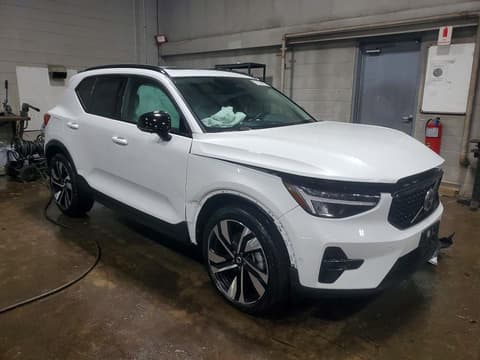 2024 Volvo XC40, VIN YV4L12UL4R2314324. Фото 4 з 6 з аукціону Copart. Каталог авто зі США OpenDataCar.