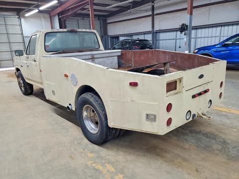 1985 Ford F-350, VIN 1FDJF37H5FNA68060. Фото 2 з 6 з аукціону Copart. Каталог авто зі США OpenDataCar.