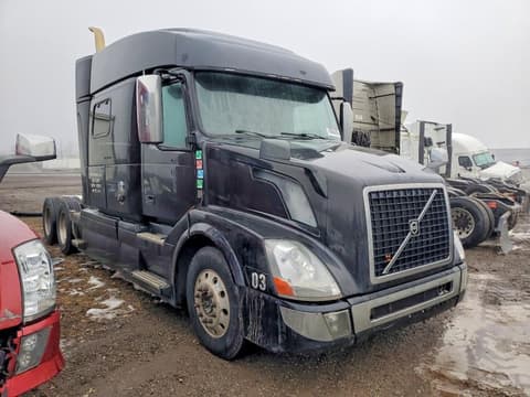 2017 Volvo VNL, VIN 4V4NC9EJXHN967883. Фото 1 з 6 з аукціону Copart. Каталог авто зі США OpenDataCar.