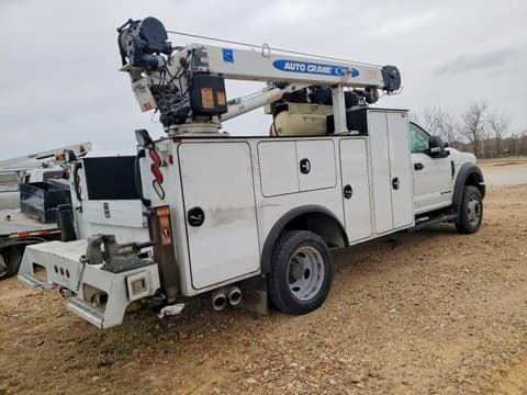 2017 Ford F-550 Super Duty, VIN 1FDUF5HT5HEF50266. Фото 3 з 6 з аукціону Copart. Каталог авто зі США OpenDataCar.