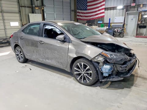 2017 Toyota Corolla, VIN 5YFBURHE9HP677986. Фото 4 з 6 з аукціону Copart. Каталог авто зі США OpenDataCar.