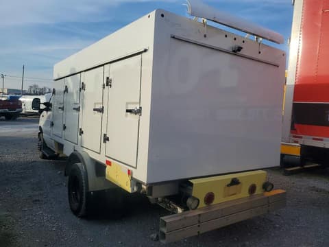 2018 Ford E-450, VIN 1FDXE4FS6JDC18983. Фото 2 из 6 с аукциона Copart. Каталог авто из США OpenDataCar.