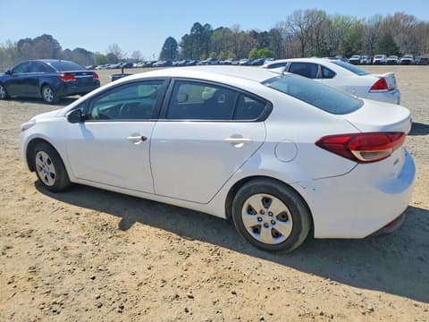 2018 Kia Forte, VIN 3KPFL4A76JE195681. Фото 2 з 6 з аукціону Copart. Каталог авто зі США OpenDataCar.