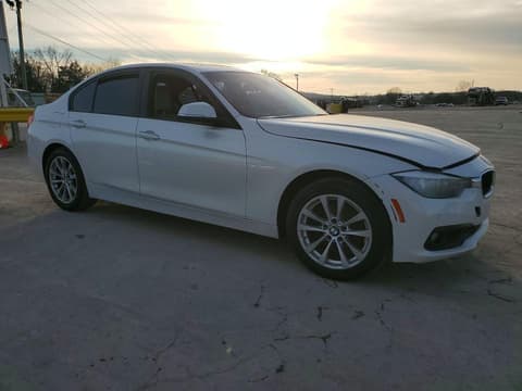 2017 Bmw 3 Series, VIN WBA8E1G3XHNU16790. Фото 4 з 6 з аукціону Copart. Каталог авто зі США OpenDataCar.