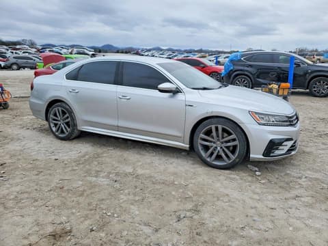 2017 Volkswagen Passat, VIN 1VWDT7A38HC069651. Фото 4 з 6 з аукціону Copart. Каталог авто зі США OpenDataCar.