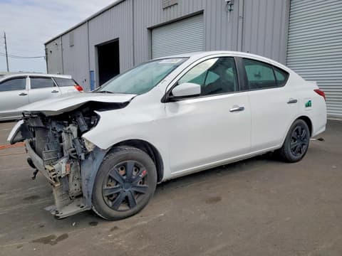 2018 Nissan Versa, VIN 3N1CN7AP8JL827111. Фото 1 из 6 с аукциона Copart. Каталог авто из США OpenDataCar.