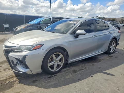 2020 Toyota Camry, VIN 4T1G11AK6LU940796. Фото 1 з 6 з аукціону Copart. Каталог авто зі США OpenDataCar.
