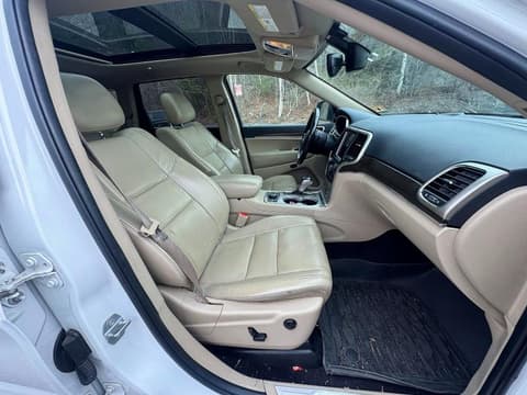 2017 Jeep Grand Cherokee, VIN 1C4RJFBGXHC749237. Фото 5 з 6 з аукціону Copart. Каталог авто зі США OpenDataCar.