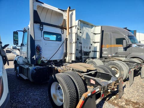 2012 Volvo VNL, VIN 4V4N19EH2CN549507. Фото 3 з 6 з аукціону Copart. Каталог авто зі США OpenDataCar.