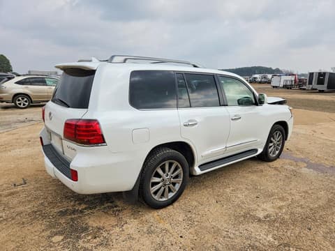 2011 Lexus LX 570, VIN JTJHY7AX1B4075475. Фото 3 з 6 з аукціону Copart. Каталог авто зі США OpenDataCar.