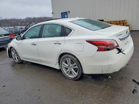 2013 Nissan Altima, VIN 1N4BL3AP2DC113875. Фото 2 з 6 з аукціону Copart. Каталог авто зі США OpenDataCar.