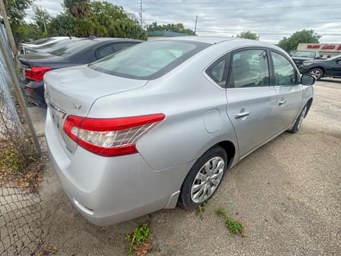 2013 Nissan Sentra, VIN 3N1AB7AP9DL670743. Zdjęcie 4 z 6 z aukcji Copart. Katalog aut z USA OpenDataCar.