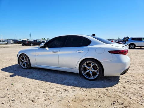 2018 Alfa romeo Giulia, VIN ZARFAECN3J7578880. Фото 2 з 6 з аукціону Copart. Каталог авто зі США OpenDataCar.