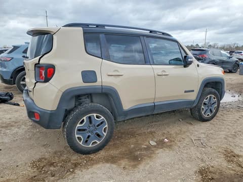 2016 Jeep Renegade, VIN ZACCJBCTXGPD47576. Фото 3 з 6 з аукціону Copart. Каталог авто зі США OpenDataCar.