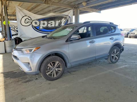 2018 Toyota RAV4, VIN JTMWFREV8JD111794. Фото 1 з 6 з аукціону Copart. Каталог авто зі США OpenDataCar.