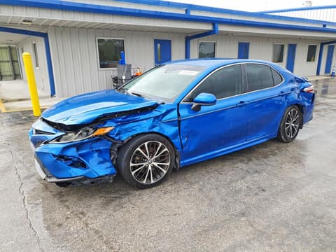 2018 Toyota Camry, VIN 4T1B11HKXJU010641. Фото 1 з 6 з аукціону Copart. Каталог авто зі США OpenDataCar.