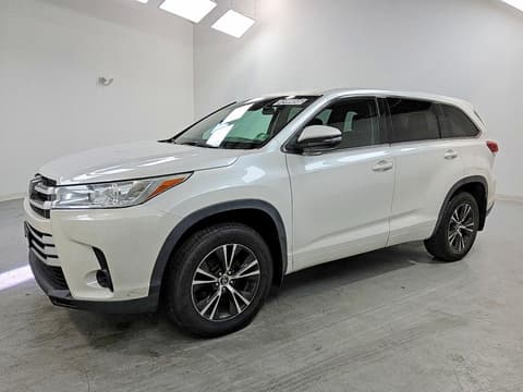 2018 Toyota Highlander, VIN 5TDBZRFHXJS812341. Zdjęcie 1 z 6 z aukcji Copart. Katalog aut z USA OpenDataCar.