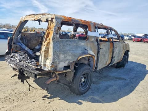 2017 Chevrolet Suburban, VIN 1GNSKKEC6HR297789. Фото 3 з 6 з аукціону Copart. Каталог авто зі США OpenDataCar.