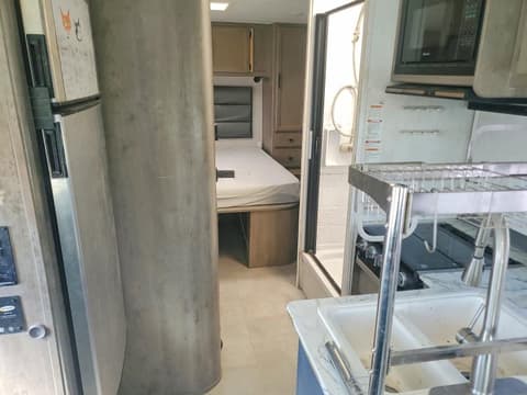 2021 Ford E-350, VIN 1FDWE3FN3MDC04284. Фото 6 з 6 з аукціону Copart. Каталог авто зі США OpenDataCar.