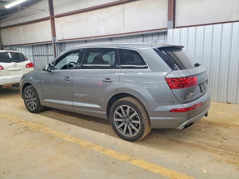 2018 Audi Q7, VIN WA1LAAF70JD015686. Фото 2 з 6 з аукціону Copart. Каталог авто зі США OpenDataCar.