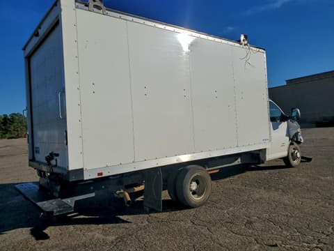2024 Chevrolet Express 4500, VIN 1HA6GUC73RN012838. Фото 3 з 6 з аукціону Copart. Каталог авто зі США OpenDataCar.