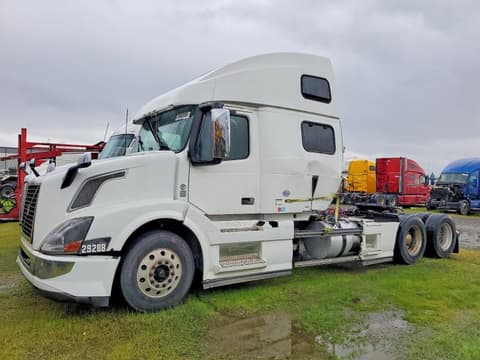 2017 Volvo VNL, VIN 4V4NC9EH3HN964949. Фото 2 з 6 з аукціону Copart. Каталог авто зі США OpenDataCar.