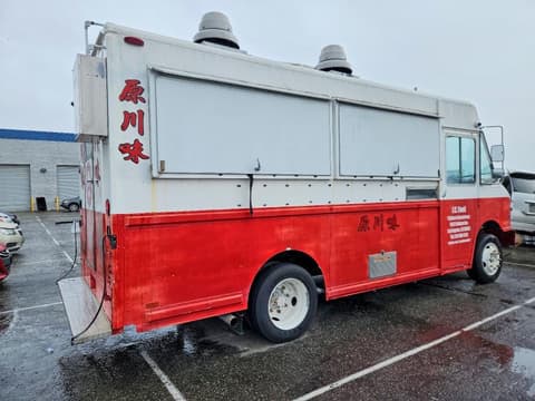 1998  , VIN 4UZA4FF43WC932640. Фото 3 з 6 з аукціону Copart. Каталог авто зі США OpenDataCar.