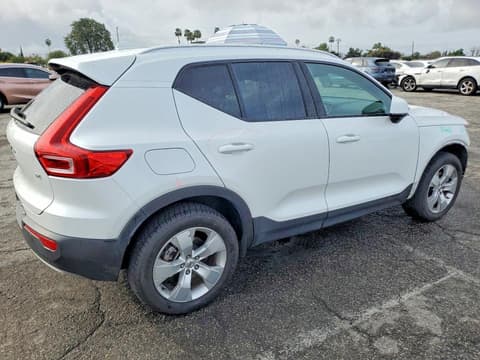 2022 Volvo XC40, VIN YV4AC2HKXN2773743. Фото 3 з 6 з аукціону Copart. Каталог авто зі США OpenDataCar.