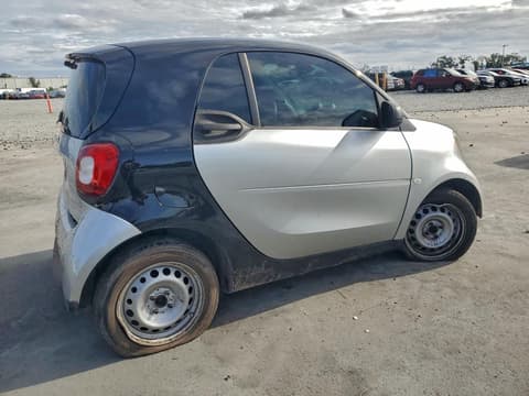 2016 Smart Fortwo, VIN WMEFJ5DA6GK055849. Фото 3 з 6 з аукціону Copart. Каталог авто зі США OpenDataCar.