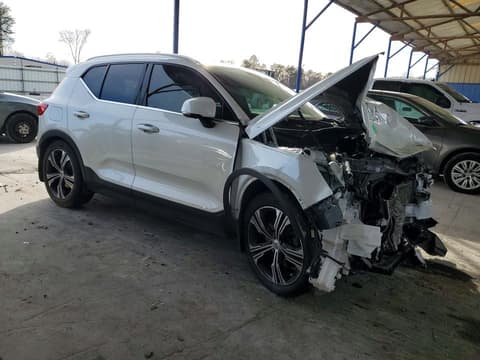 2022 Volvo XC40, VIN YV4162UL0N2653729. Zdjęcie 4 z 6 z aukcji Copart. Katalog aut z USA OpenDataCar.